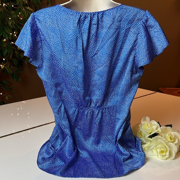 💙BANANA REPUBLIC BLUE & WHITE RUFFLE SHORT SLEEVE TOP SIZE SMALL💙 - Picture 10 of 14